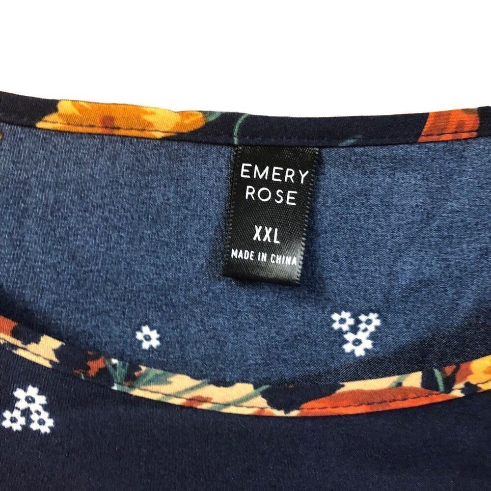 Emery Rose XXL (2XL) Bold Pattern Flower Shell - Picture 4 of 5